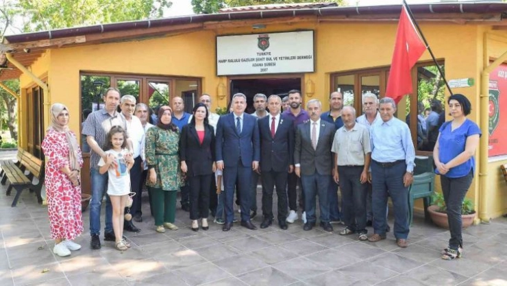 Vali Elban: 'Şehitlerimizi ve gazilerimizi daima rahmet ve minnetle anıyoruz'