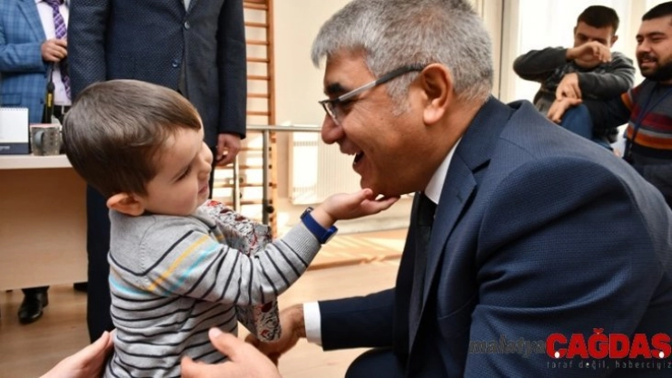 Vali Gürel özel öğrencileri ziyaret etti