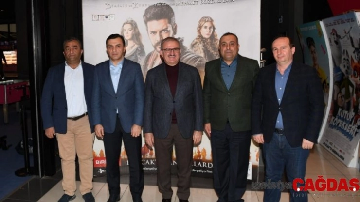 Vali Karaloğlu, 'Türkler Geliyor' filmini izledi