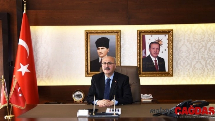 Vali Köşger 'Türkiye ve birkaç ülke dışında insan hakları ihlallerine seyirci kalınıyor'