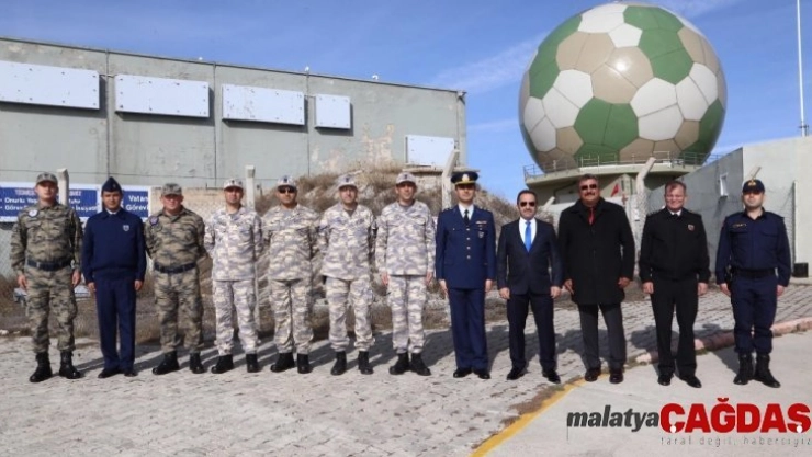 Vali Mantı, Ekecik Hava Radarda incelemede bulundu