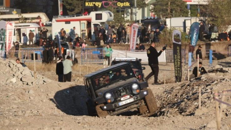 Vali Memiş, bin 700 metrelik zorlu parkurda Off-Road yaptı