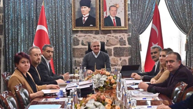 Vali Münir Karaloğlu başkanlığında Diyarbakır'ın yatırımları ele alındı