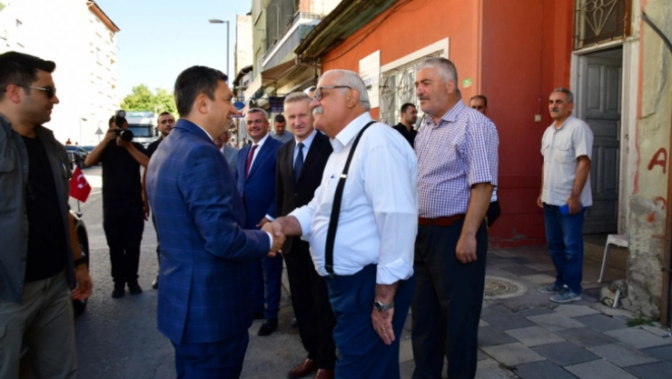 Vali Şahin Ali Kapısı Eğitim Derneğini Ziyaret etti