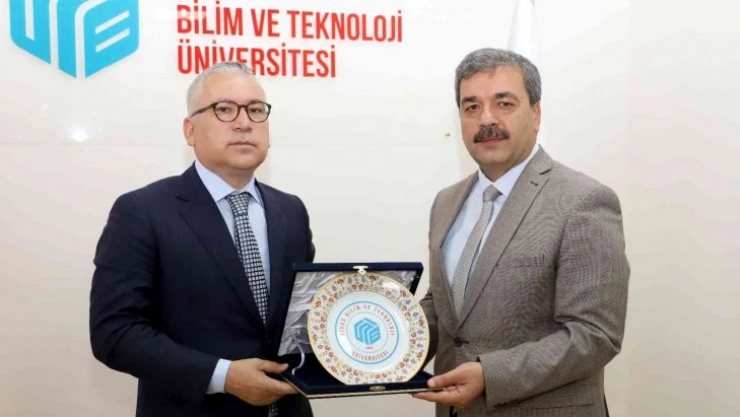 Vali Şimşek: 'SBTÜ güzel işler başaracak'