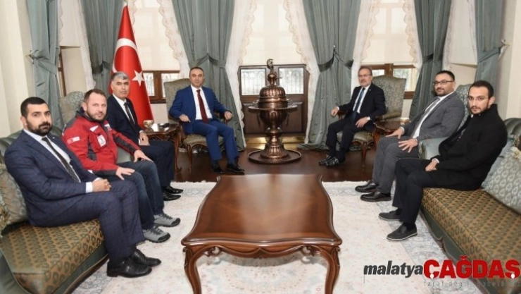 Vali Soytürk Kızılay Genel Başkan Vekili ile bir araya geldi