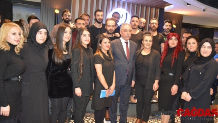 Vali Toprak, türkülerle Hakkari'den ayrıldı