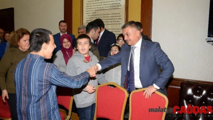 Vali Yazıcı: 'Engelleri birlikte aşıyoruz'