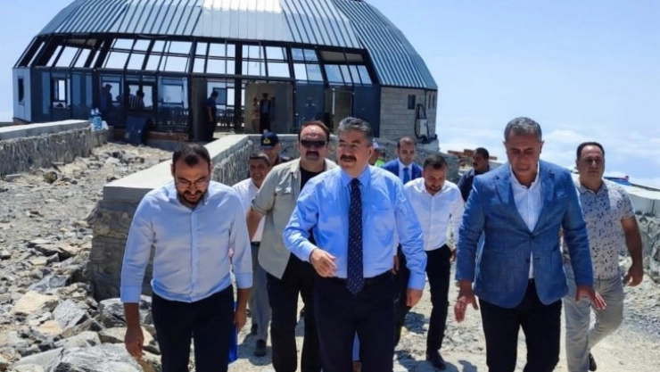Vali Yılmaz: 'Düldül Dağı'na yapılan teleferik 1 ay sonra yolcu taşımaya başlayacak'