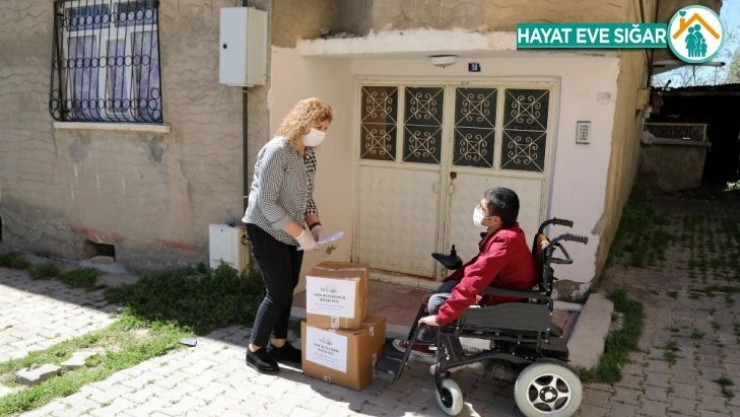 Van Büyükşehir Belediyesi engellileri unutmadı