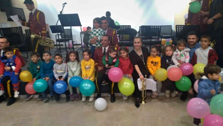 Van'da 'Dünya Çocuk Kitapları Haftası' kutlandı