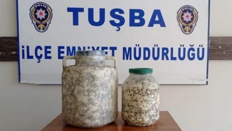 Van'da 30 kilo otlu peynir çalan 2 şüpheli yakalandı