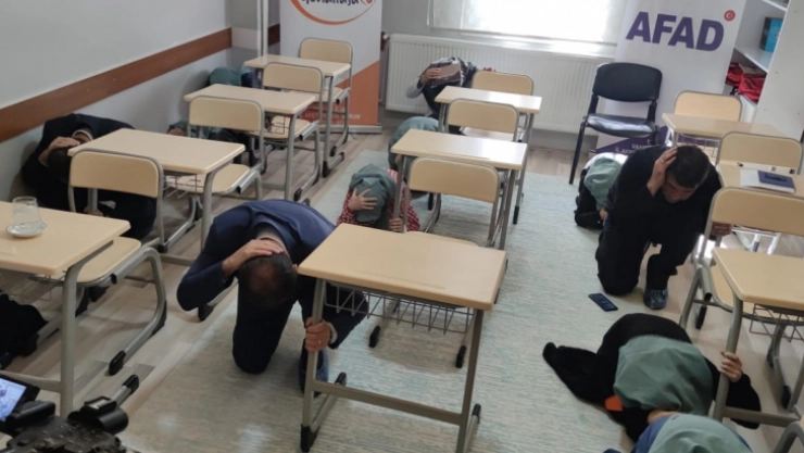 Van'da deprem tatbikatı