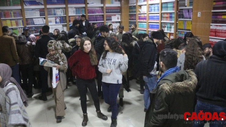 Van'da kaynak kitap yazarları öğrencilerle buluştu