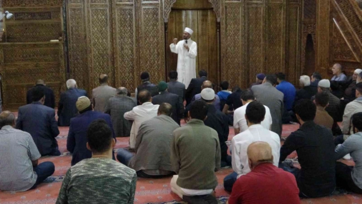 Van'da Mevlit Kandili eda edildi