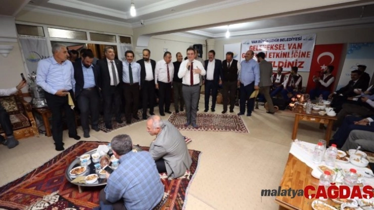 Van protokolü oturma gecesi ile stres attı