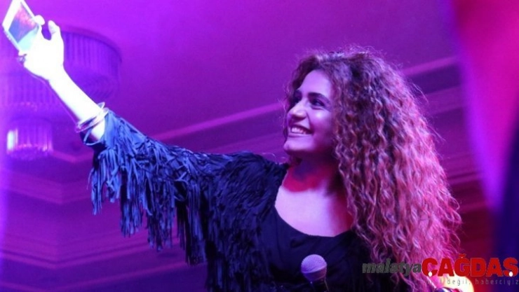 Vanlı turizmcilerden anlamlı konser