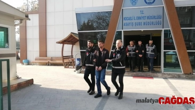 Vatandaşları 269 bin 500 TL dolandıran sahte polisler Kocaeli'de yakalandı