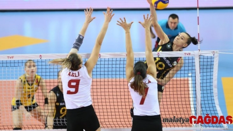 Vestel Venus Sultanlar Ligi: VakıfBank: 3 - Galatasaray: 1