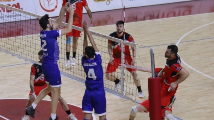 Voleybol 2. Lig Erkekler Yarı Final maçları Sivas'ta başladı