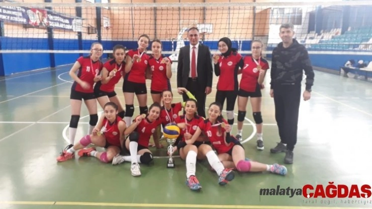 Voleybolda il birincisi oldular