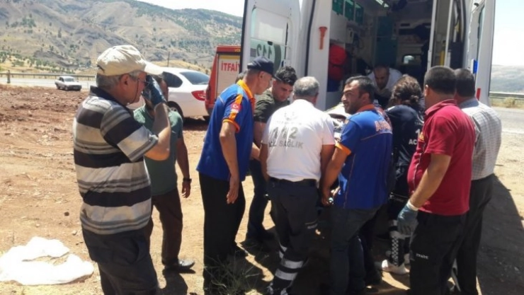 Yakıt tankeri şarampole uçtu: 1 ölü