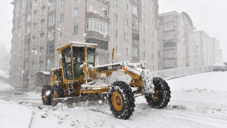Yakutiye'de kar mesaisi başladı