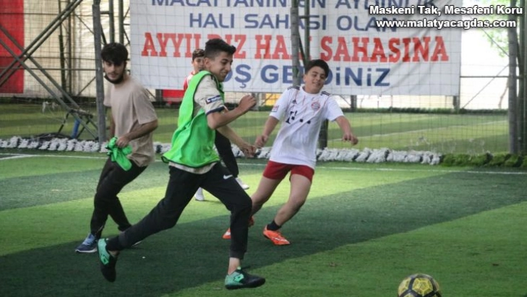 Yasak kalktı, halı sahalarda yoğunluk başladı