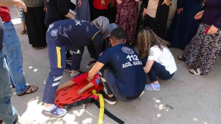 Yaslandığı pencerenin camıyla beraber ikinci kattan düştü