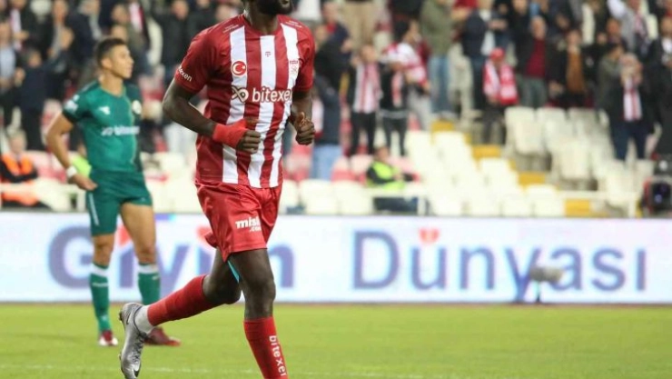 Yatabare ligdeki 2. golünü attı