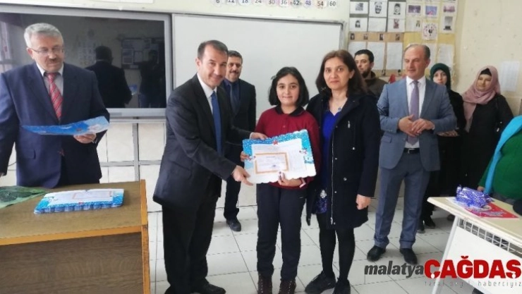 Yayladağı'nda karne heyecanı