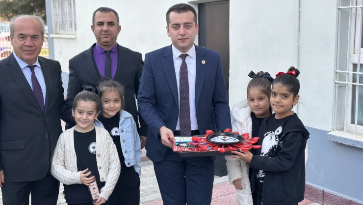 Yazıhan'da 10 Kasım Atatürk'ü Anma Programı Düzenlendi