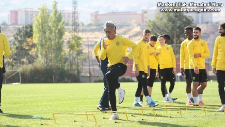 Cueva ile yollar ayrıldı