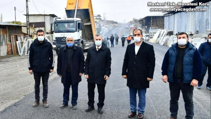 Mahrukatçılar Sitesinin yollarını modern ve konforlu hale getiriyor