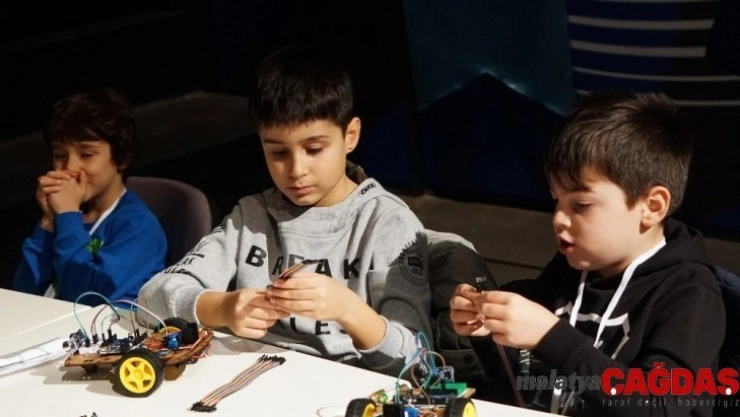 Yetenekli çocuklar, 'Bu İşte Bilim Var' etkinliğinde buluştu