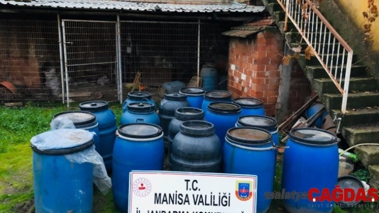 Yılbaşında piyasaya sürecekleri sahte içkileri toprağa gömdüler