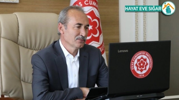 Yıldız, canlı yayında öğrencilerin sorularını yanıtladı