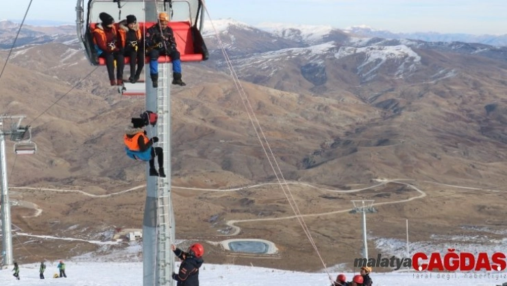 Yıldız Dağında nefes kesen kurtarma tatbikatı
