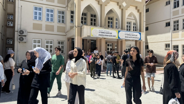 YKS'nin ilk oturumu TYT sona erdi