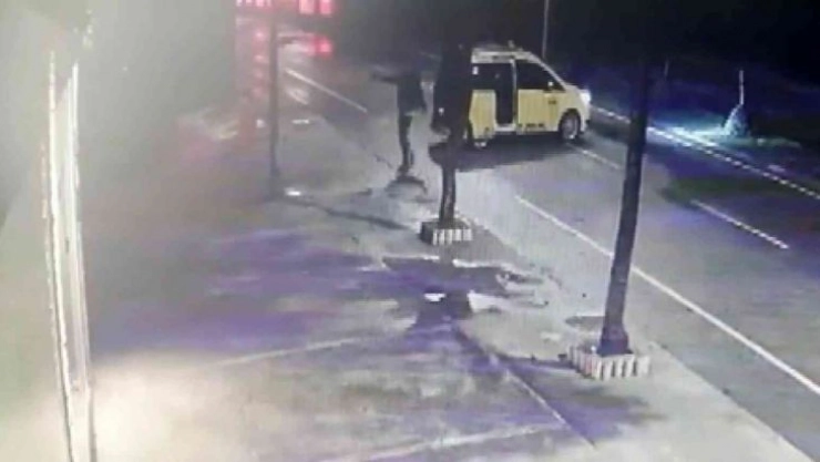 Yol verme kavgasında kurşun yağdırdı