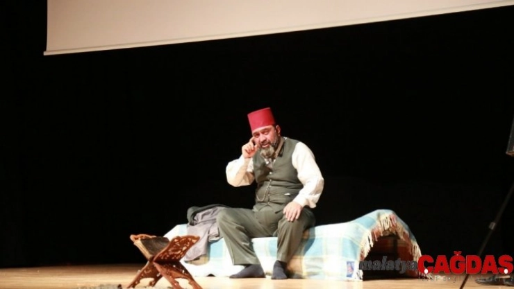 Yozgat'ta 'Gitme Ey Yolcu' tiyatro oyunu sergilendi