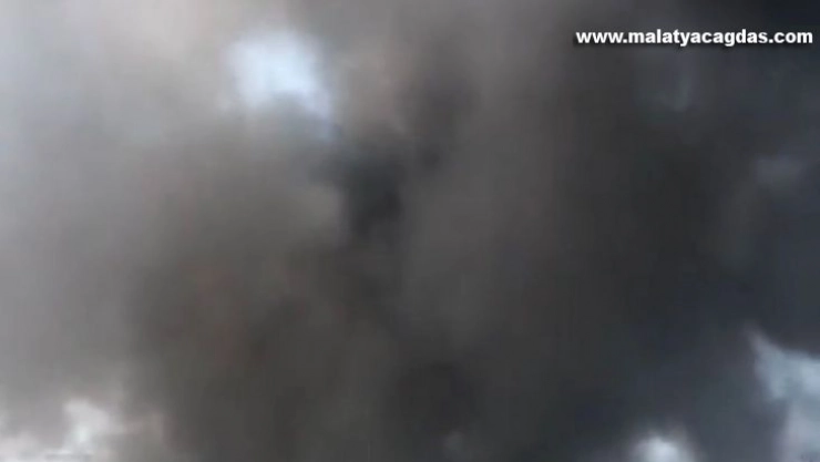 Yufka açarken evi yanıyordu