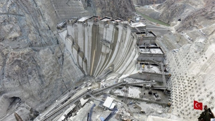 Yusufeli Barajında yükseklik 190 metreye ulaştı