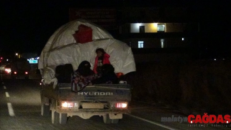Yüzlerce Suriyeli Telabyad'a dönüş yaptı