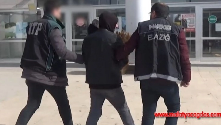 Yüzlerce uyuşturucu hap ile yakalandı, tutuklandı