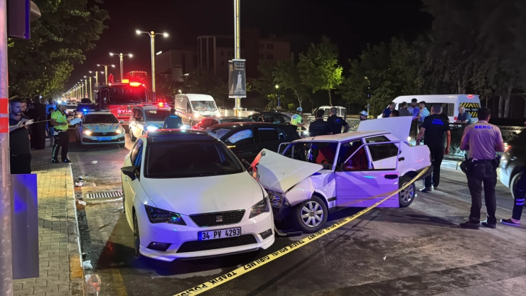 Zincirleme trafik kazasında 2'si ağır 4 kişi yaralandı