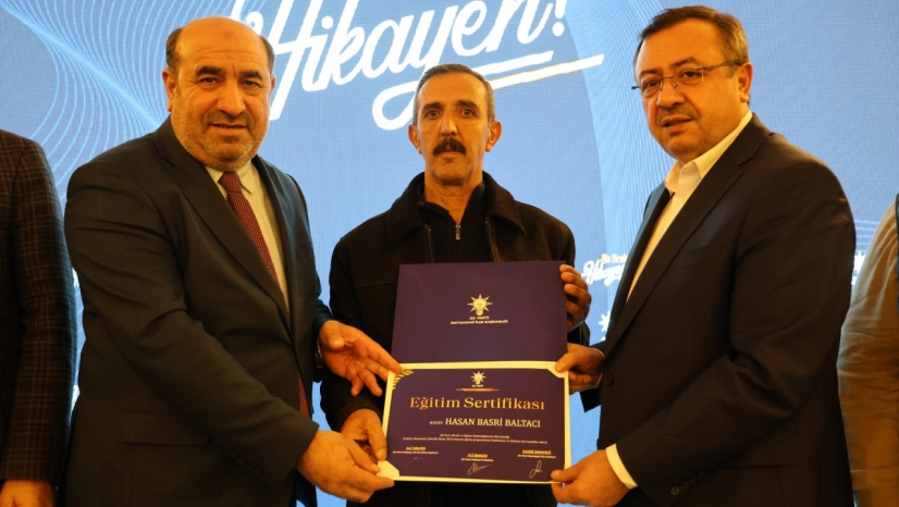 AK Parti Battalgazi'de Teşkilat Akademisi Eğitim Sertifikaları Dağıtıldı