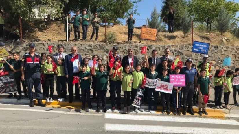 Arapgir'de yaya geçitlerinde farkındalık çalışması