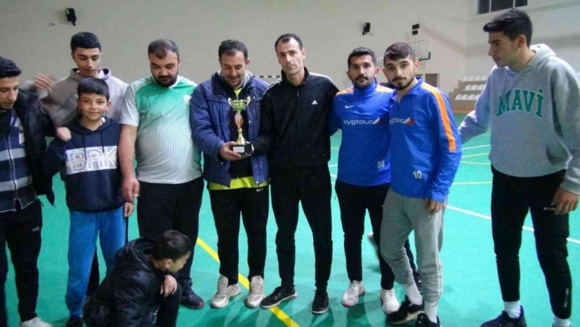 Doğanşehir'de voleybol turnuvasında kupalar sahiplerini buldu