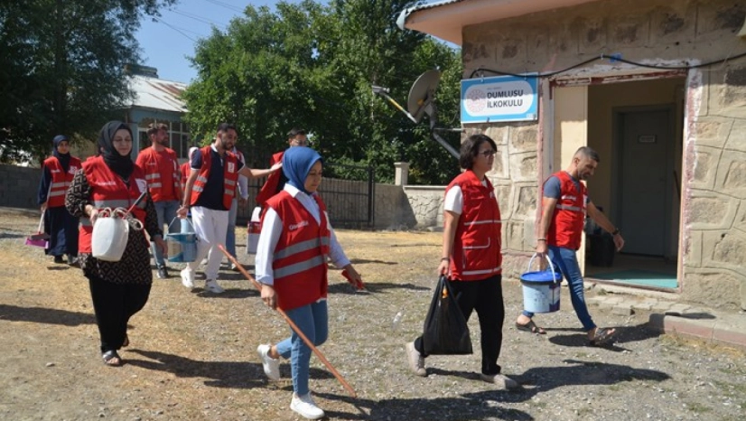 Gönüllüler Duvarları Boyadı, Sınıfları Rengarenk Yaptı